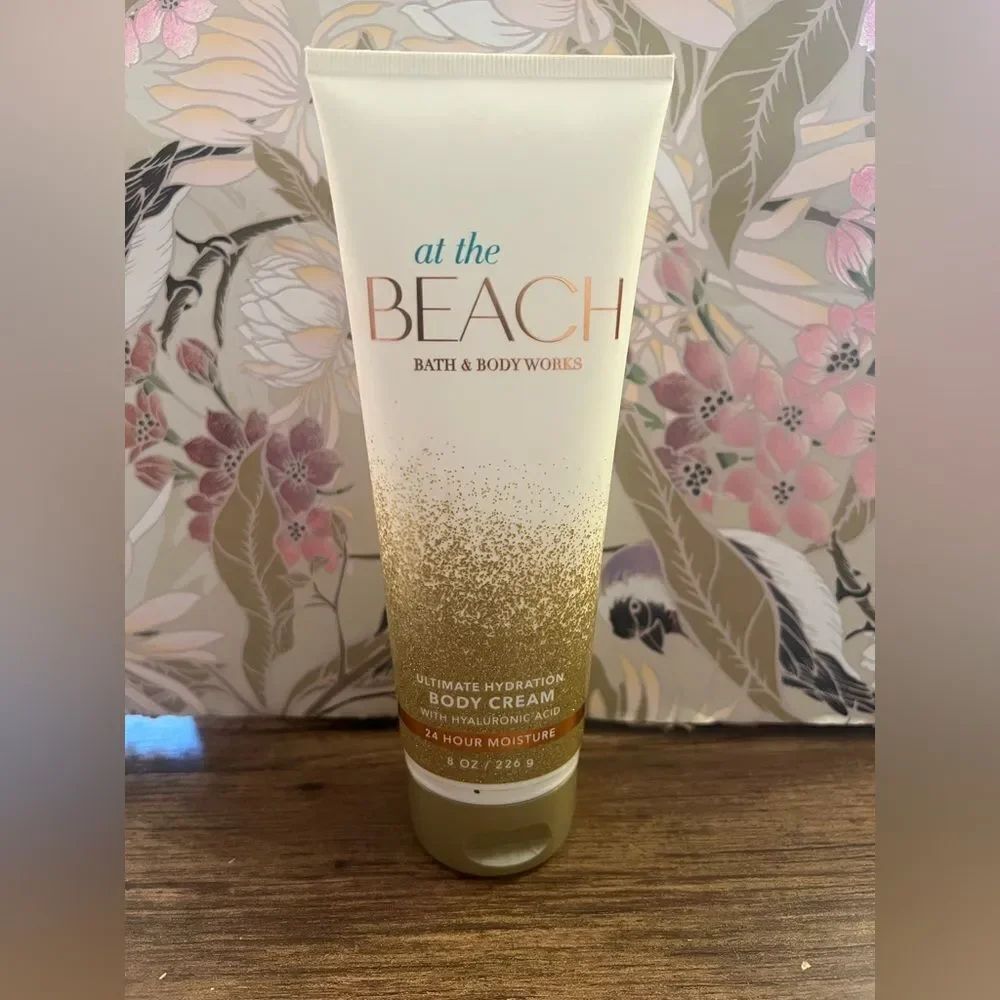 Bath & Body Works At The Beach Body Cream - Gold and Cream
